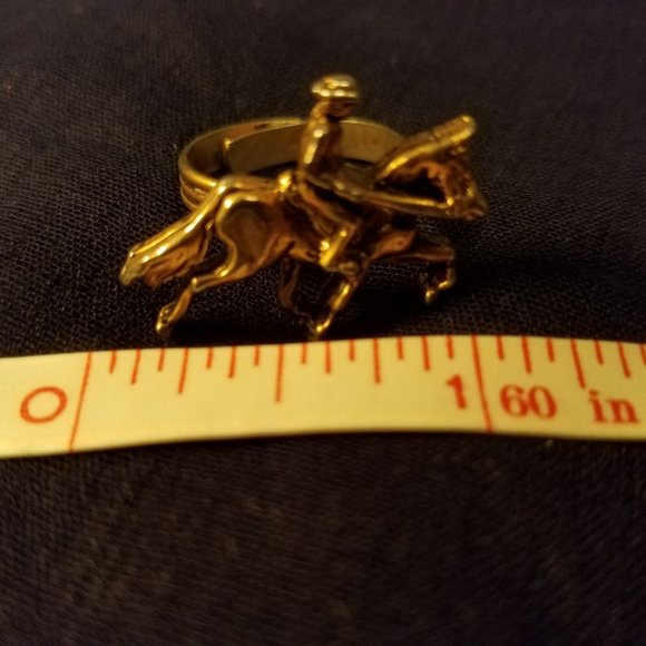 Vintage Horse & Rider Gold Tone Metal Ring - Picture 3 of 5